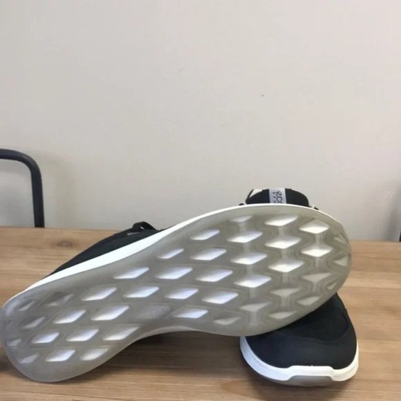 ECCO Exceed Low Women's Fashion Sneaker - Picture 12 of 12